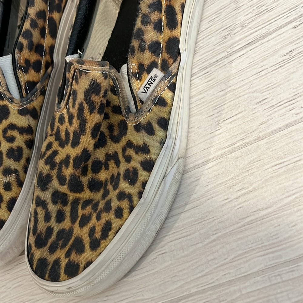 Vans - Picture 2 of 2